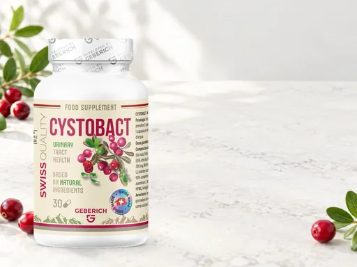 Flacon de Cystobact posé sur un plan de travail en marbre clair